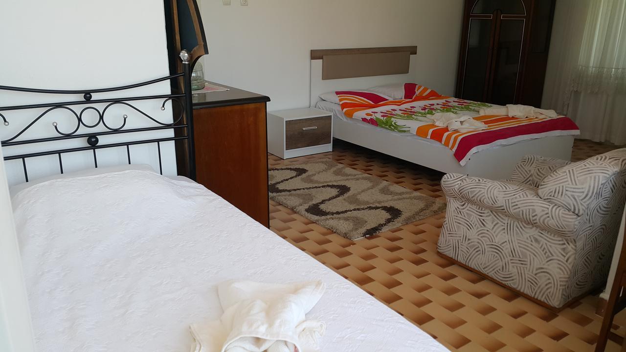Ayvalik Pansiyon Luaran gambar