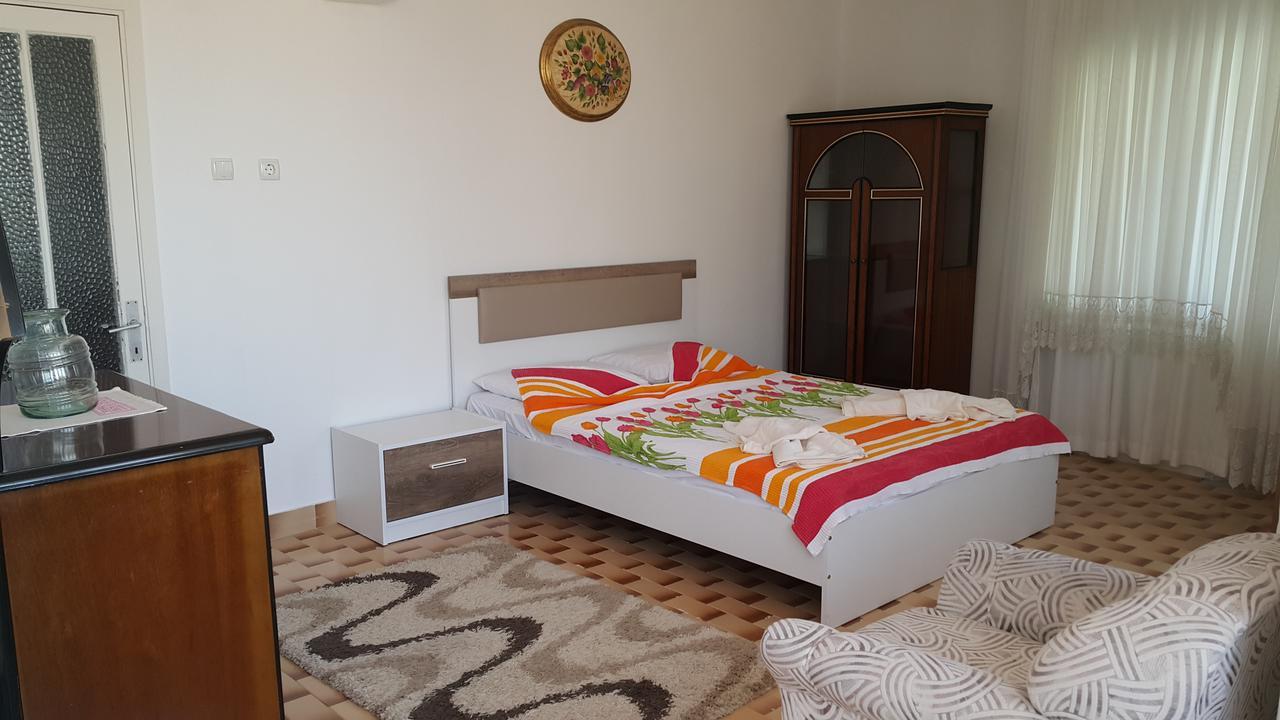Ayvalik Pansiyon Luaran gambar